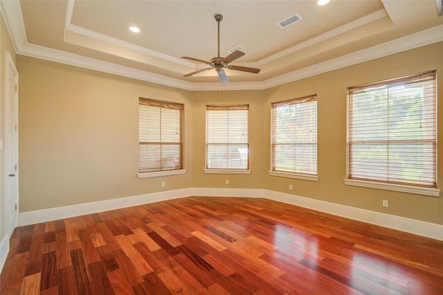 101 Rosewood Street, Lake Jackson, TX 77566