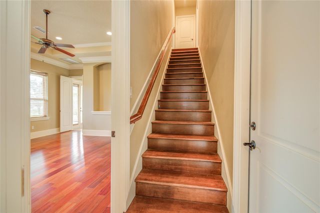 101 Rosewood Street, Lake Jackson, TX 77566