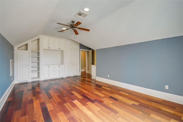 101 Rosewood Street, Lake Jackson, TX 77566