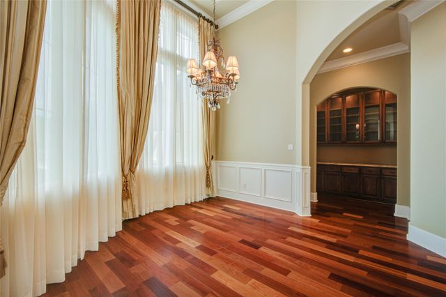 101 Rosewood Street, Lake Jackson, TX 77566