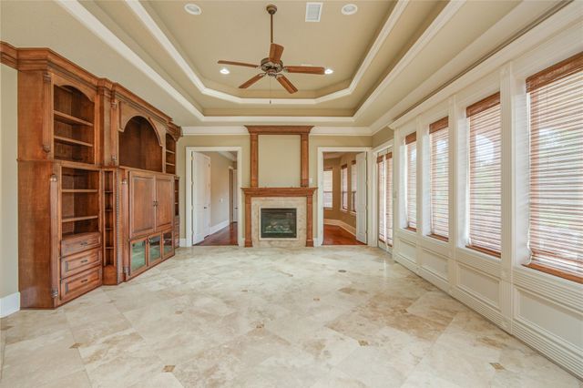 101 Rosewood Street, Lake Jackson, TX 77566