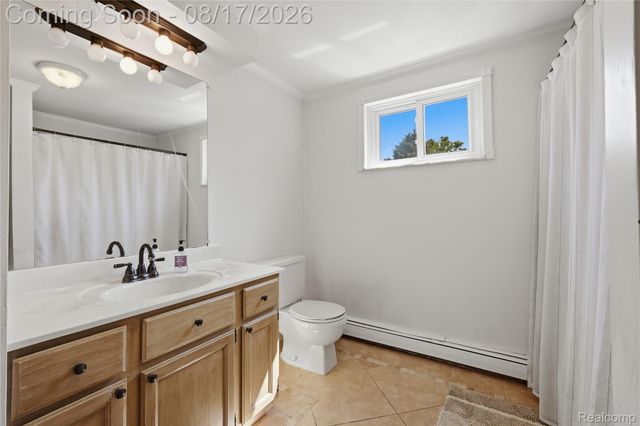 572 Atwater Street, Lake Orion Village, MI 48362