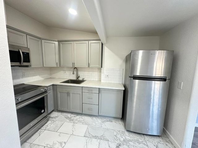 420 Bridgevale, Hollister, CA 95023