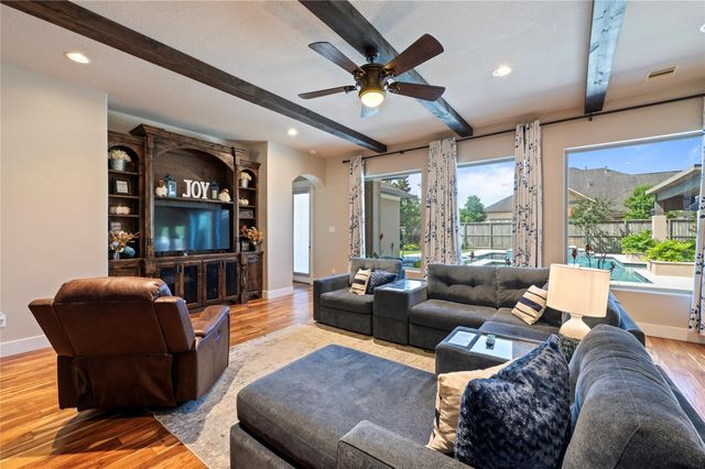 904 Mossy Oak Court, Friendswood, TX 77546