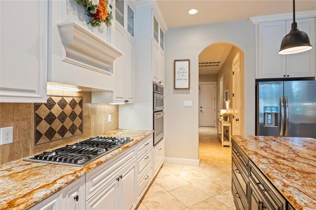 904 Mossy Oak Court, Friendswood, TX 77546