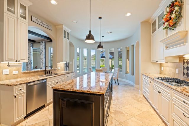 904 Mossy Oak Court, Friendswood, TX 77546