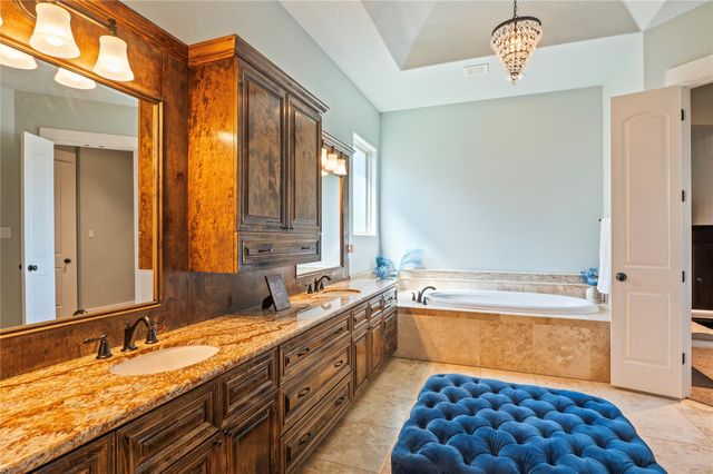 904 Mossy Oak Court, Friendswood, TX 77546