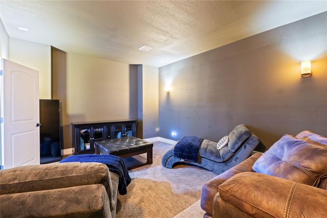 904 Mossy Oak Court, Friendswood, TX 77546