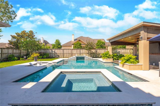 904 Mossy Oak Court, Friendswood, TX 77546