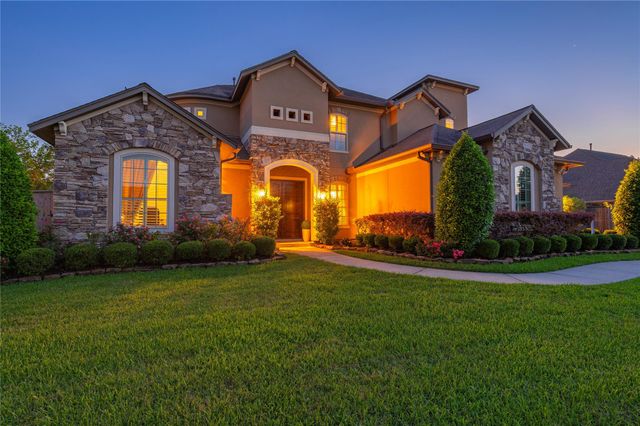 904 Mossy Oak Court, Friendswood, TX 77546