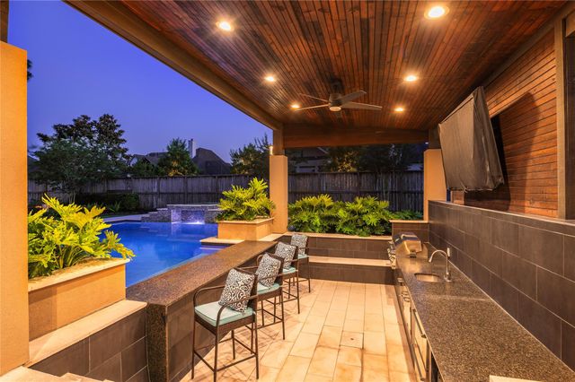 904 Mossy Oak Court, Friendswood, TX 77546