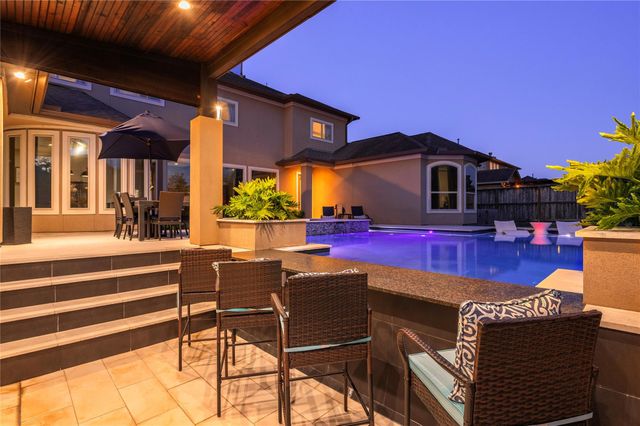 904 Mossy Oak Court, Friendswood, TX 77546