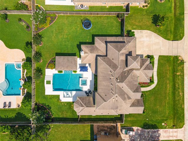 904 Mossy Oak Court, Friendswood, TX 77546