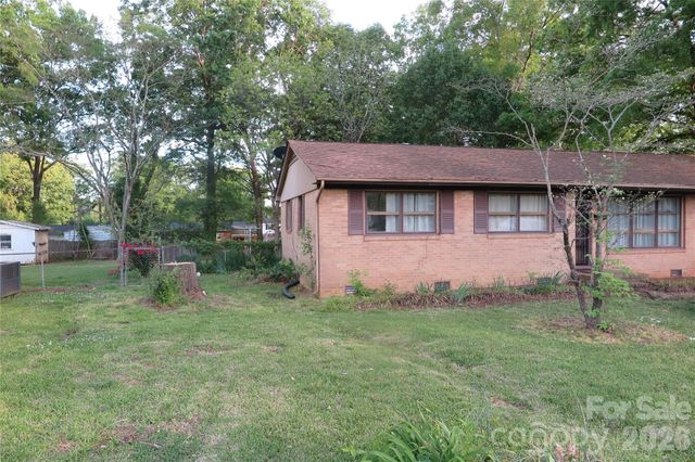 419 S Church Street, Lowell, NC 28098