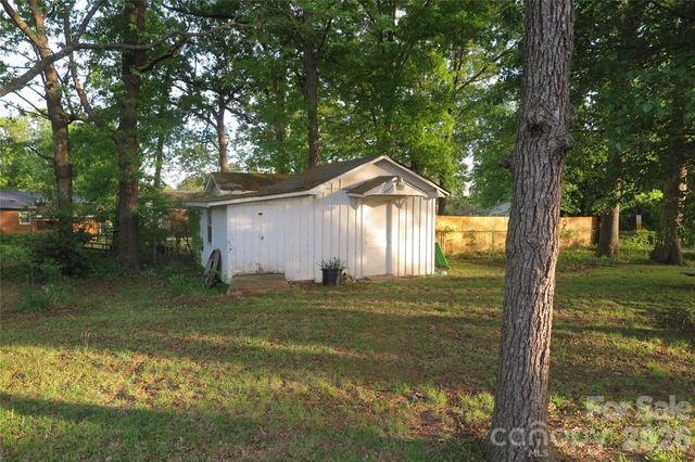 419 S Church Street, Lowell, NC 28098