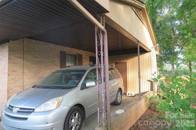 419 S Church Street, Lowell, NC 28098