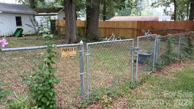 419 S Church Street, Lowell, NC 28098