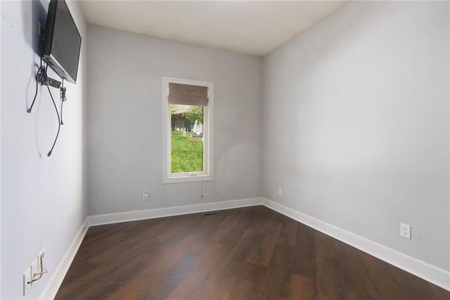 3928 NE INDEPENDENCE Avenue, Lee's Summit, MO 64064