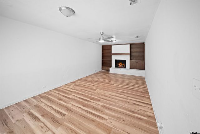 907 Henderson St., Jacksonville, TX 75766