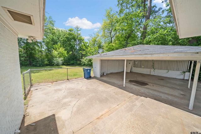 907 Henderson St., Jacksonville, TX 75766