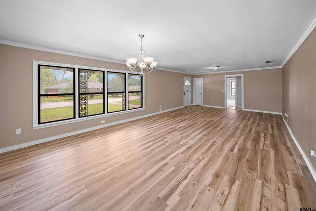 907 Henderson St., Jacksonville, TX 75766