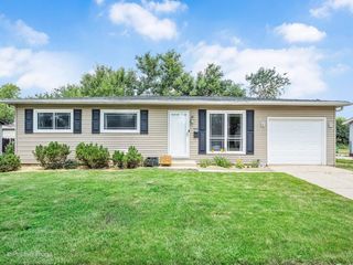 422 Walnut Drive, Streamwood, IL 60107