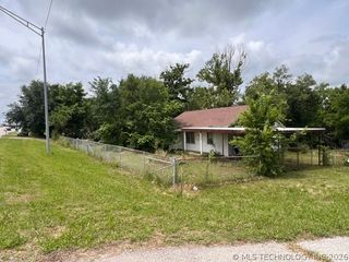 1426 N 9th Street E, Sapulpa, OK 74066