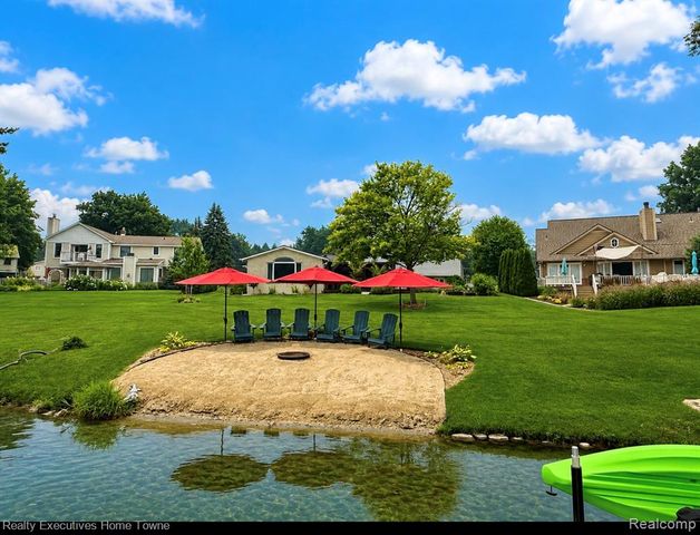 3460 Ramada Drive, Highland, MI 48356