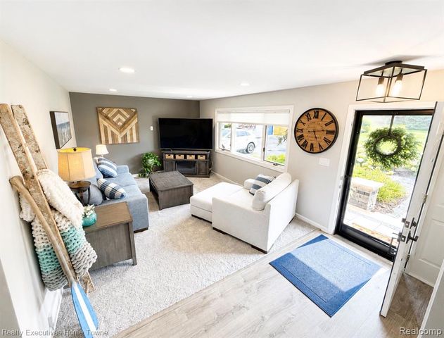 3460 Ramada Drive, Highland, MI 48356