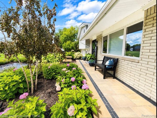 3460 Ramada Drive, Highland, MI 48356