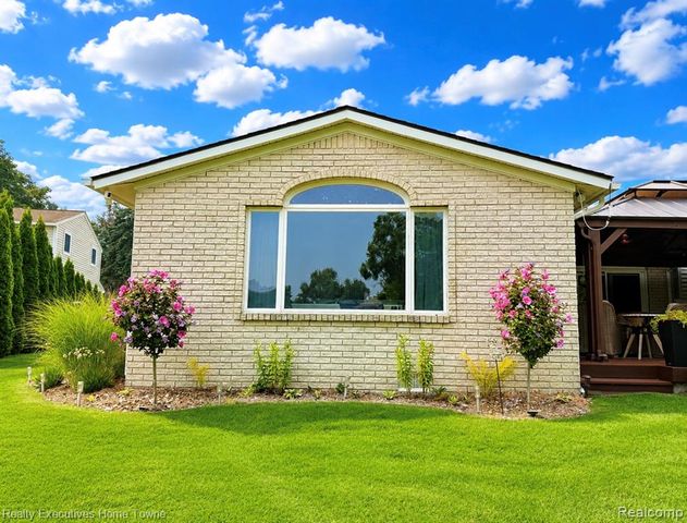 3460 Ramada Drive, Highland, MI 48356