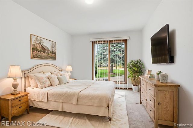 20077 Gill Road, Livonia, MI 48152