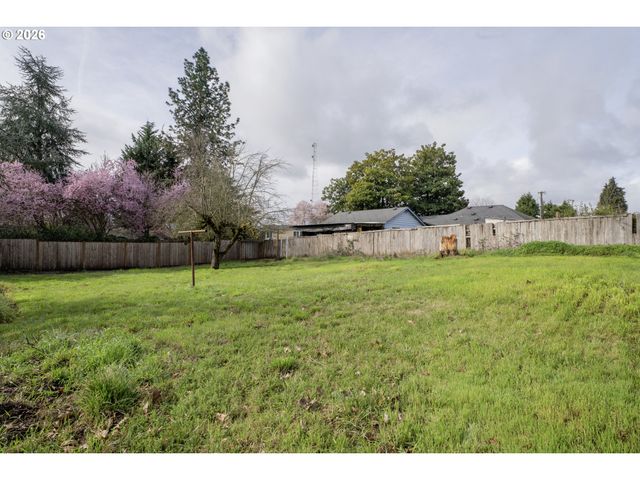 780 CHERRY Ave, Eugene, OR 97404