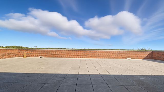 9355 Irving Park Road 522, Schiller Park, IL 60176