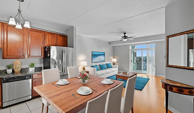 9355 Irving Park Road 522, Schiller Park, IL 60176