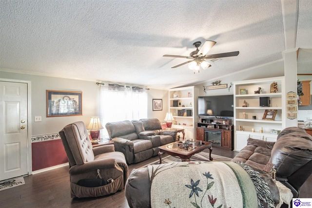 85 Oaklawn Court, Brandenburg, KY 40108