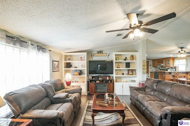 85 Oaklawn Court, Brandenburg, KY 40108