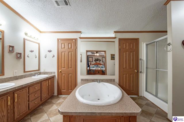 85 Oaklawn Court, Brandenburg, KY 40108