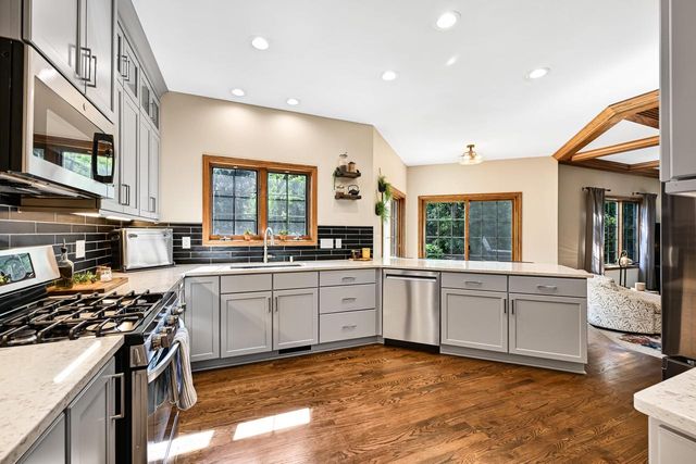 W198S6798 Adrian DRIVE, Muskego, WI 53150
