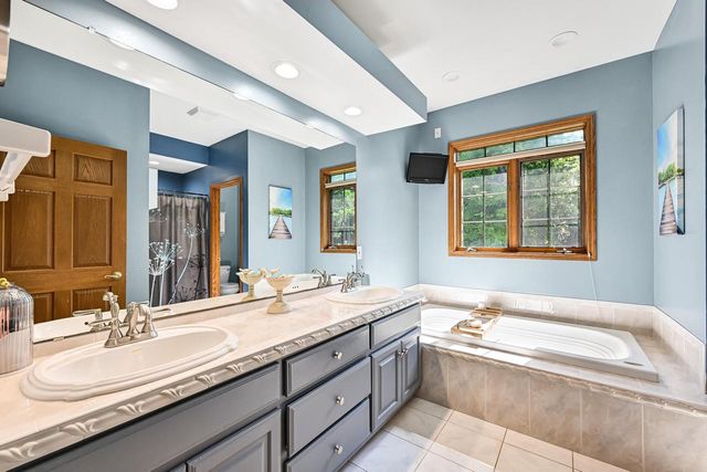 W198S6798 Adrian DRIVE, Muskego, WI 53150
