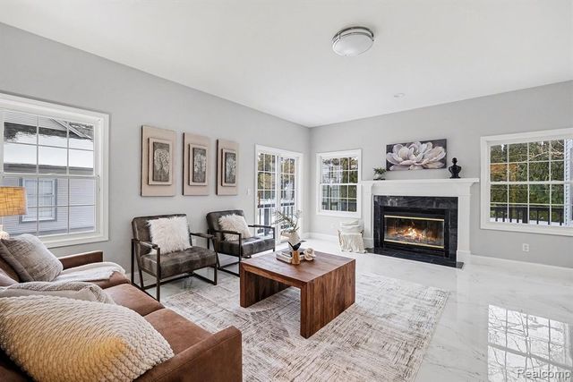 4116 Split Rail Lane, Fenton, MI 48430