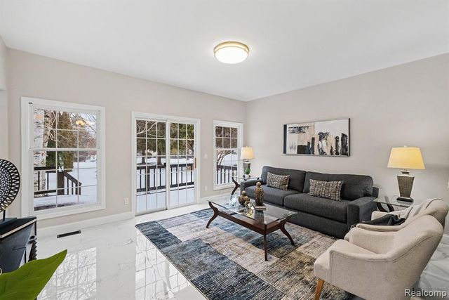 4116 Split Rail Lane, Fenton, MI 48430