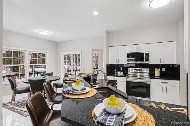 4116 Split Rail Lane, Fenton, MI 48430