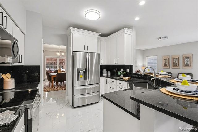 4116 Split Rail Lane, Fenton, MI 48430