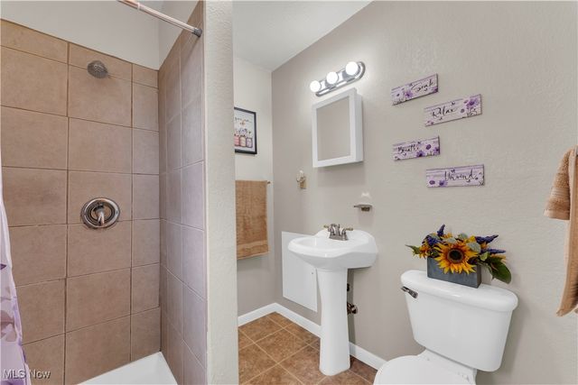 2246 Utica Avenue, Lorain, OH 44052