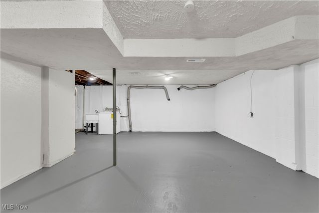 2246 Utica Avenue, Lorain, OH 44052