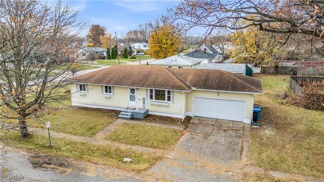 2246 Utica Avenue, Lorain, OH 44052