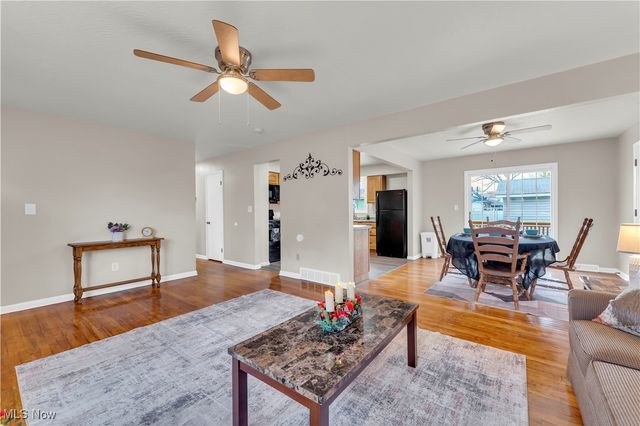 2246 Utica Avenue, Lorain, OH 44052