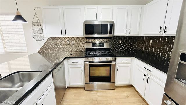 10368 Baby Bud Street, Las Vegas, NV 89183