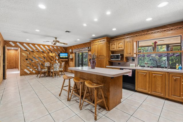 4201 SW 102nd Avenue, Davie, FL 33328